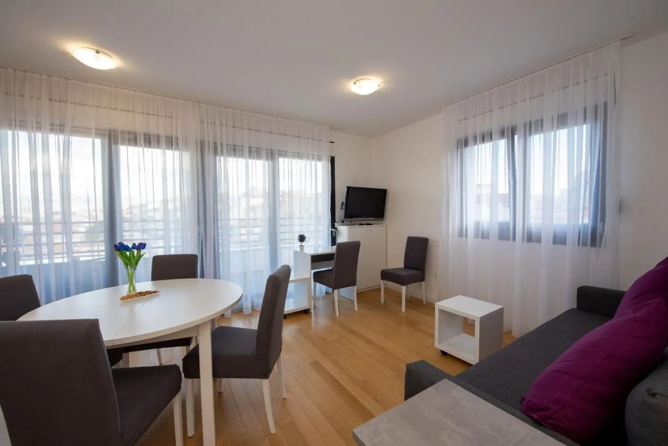 S'Akvarel 2 & 3 - Private Garage Apartment Split 0*,