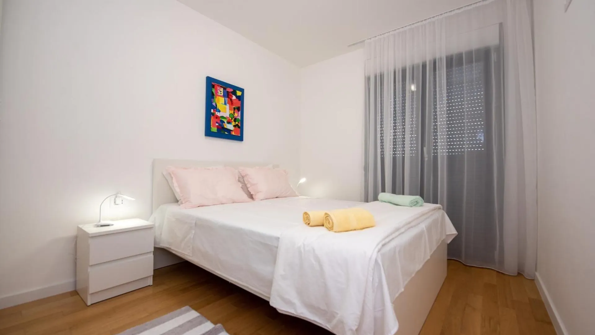S'Akvarel 2 & 3 - Private Garage Apartment Split 0*,
